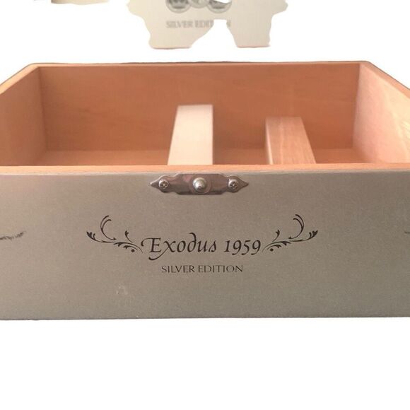 Pre Owned Carlos Torano Exodus 1959 Silver Edition Cigar Box Torpedo - Picture 3 of 16